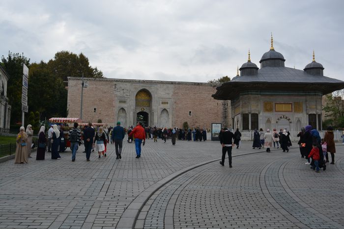 Empress Prisca and Lady Valeria